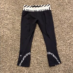 Lululemon Inspire Crops sz6
